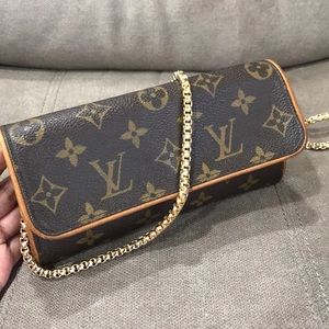 Authentic lv